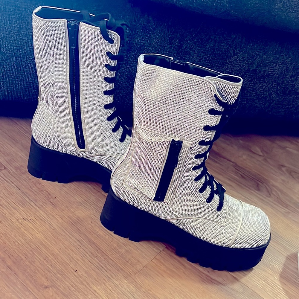 Platform boots